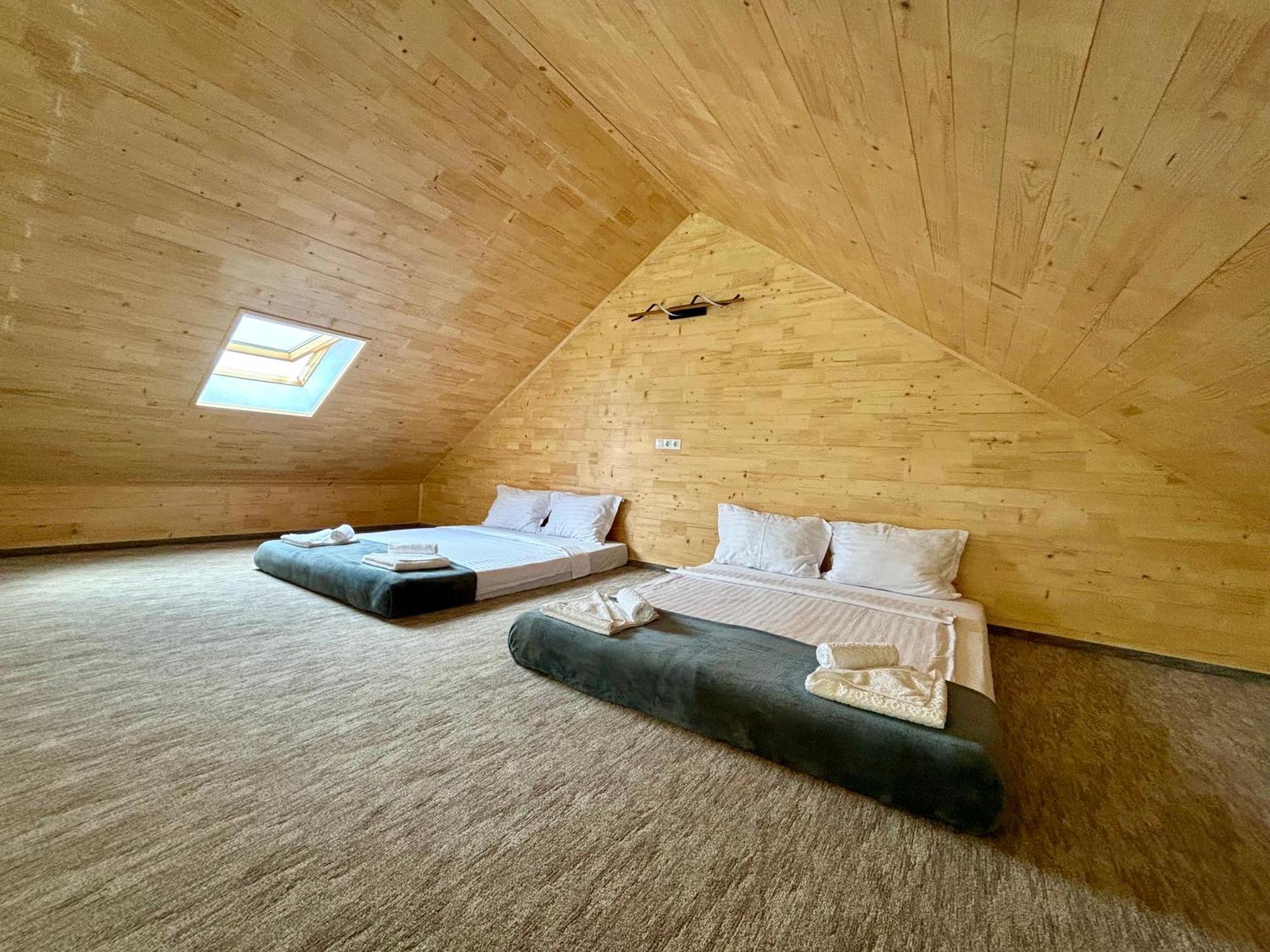 Casa Tinca 2 Villa Izvoru Muresului Bagian luar foto