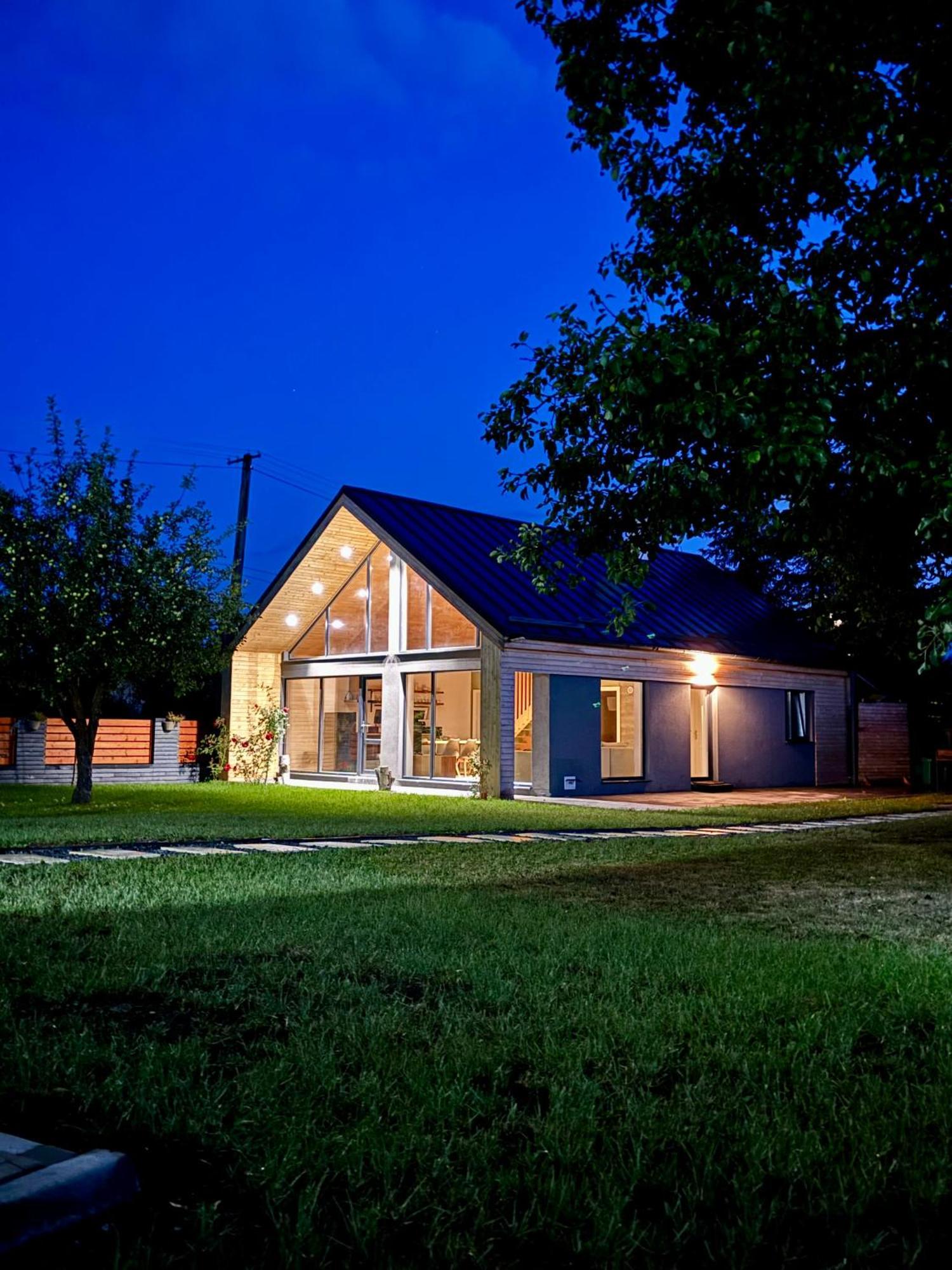 Casa Tinca 2 Villa Izvoru Muresului Bagian luar foto